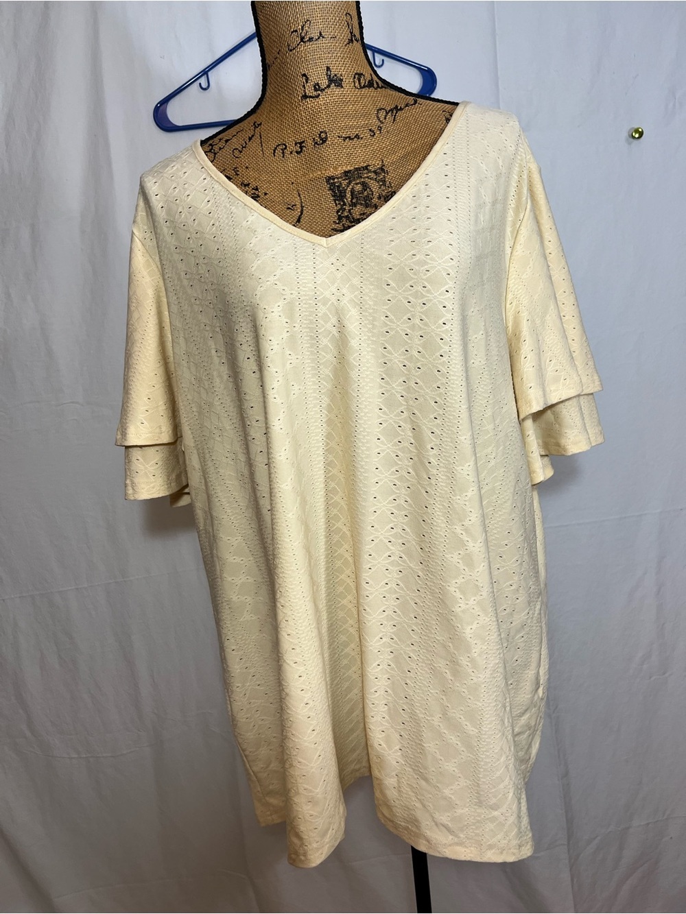 Cream Eyelet V-Neck Flutter Sleeve womens size 20 Tunic